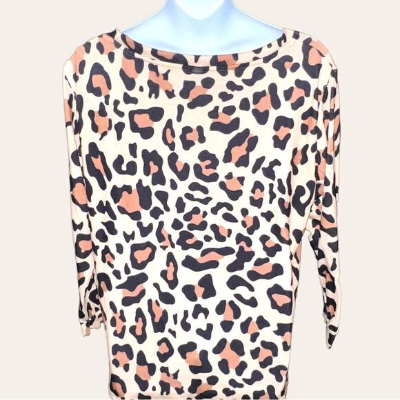 Nanu cheetah print comfy sweater top! - Picture 4 of 7